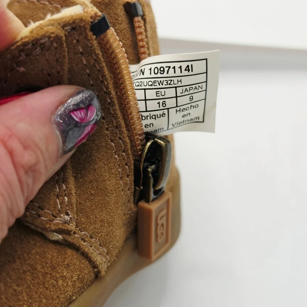 UGG Keelan Boot Kids Size 0/1 Chestnut Suede Side Zip Ankle Bootie 1097114I